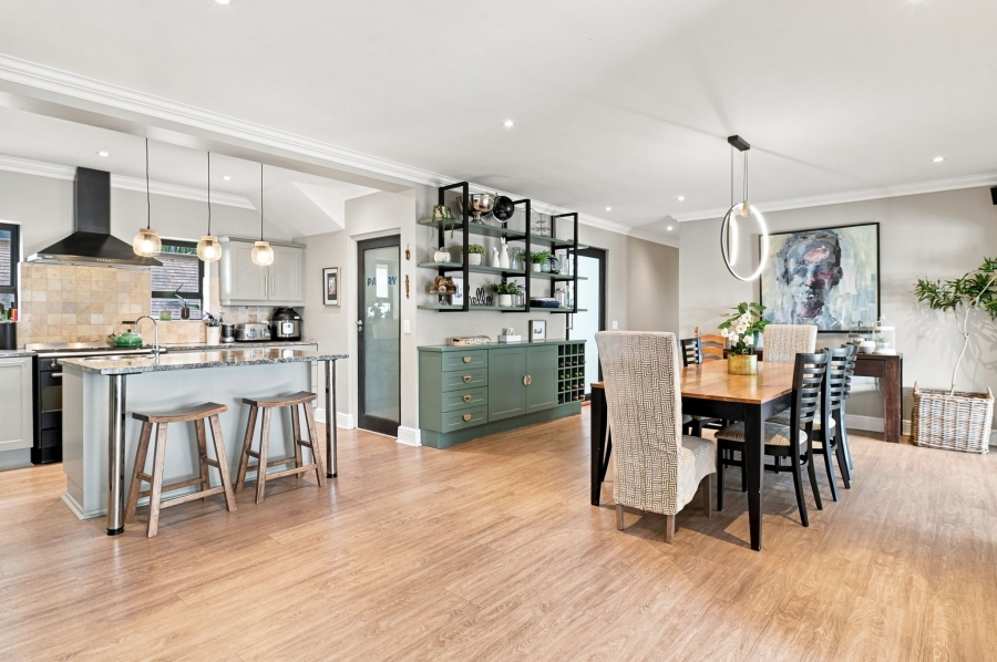 5 Bedroom Property for Sale in Stonehurst Mountain Estate Western Cape